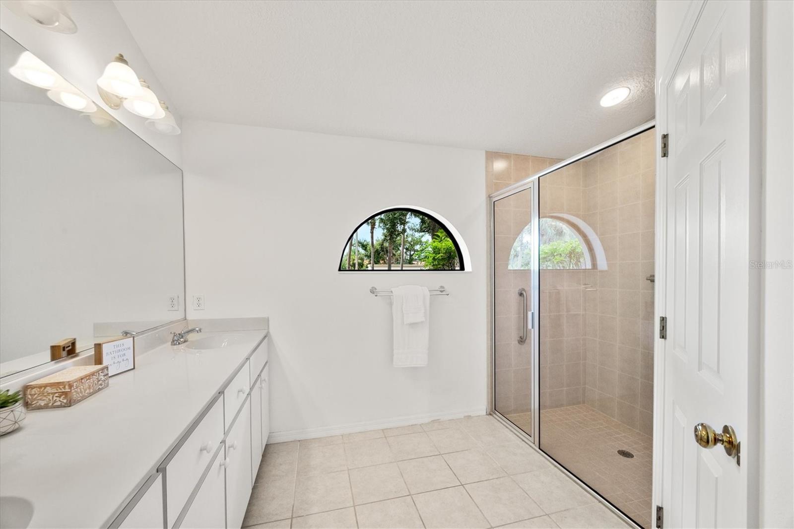 Image 24 of 63 For 219 Inlets Boulevard 219