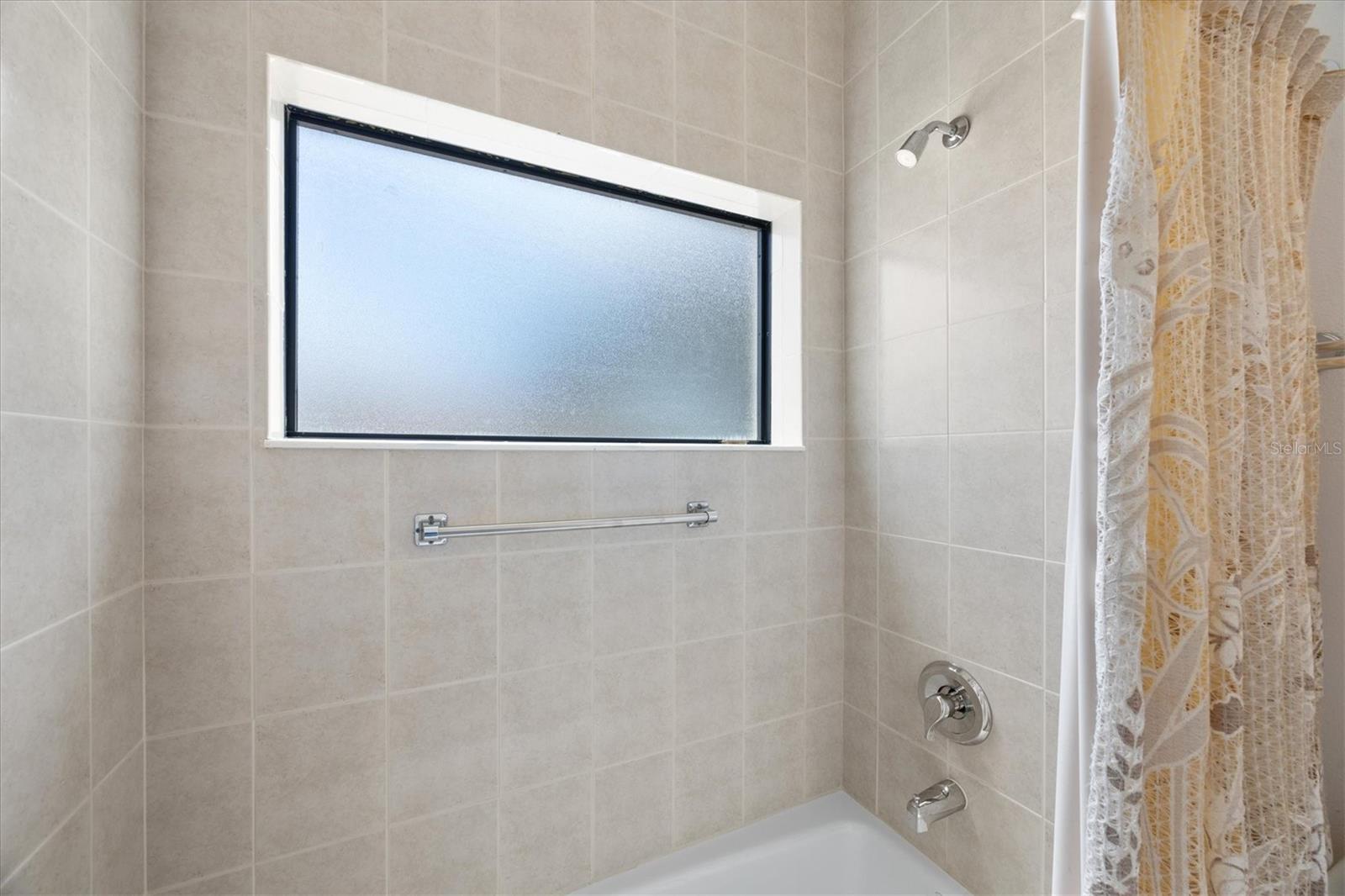Image 29 of 63 For 219 Inlets Boulevard 219