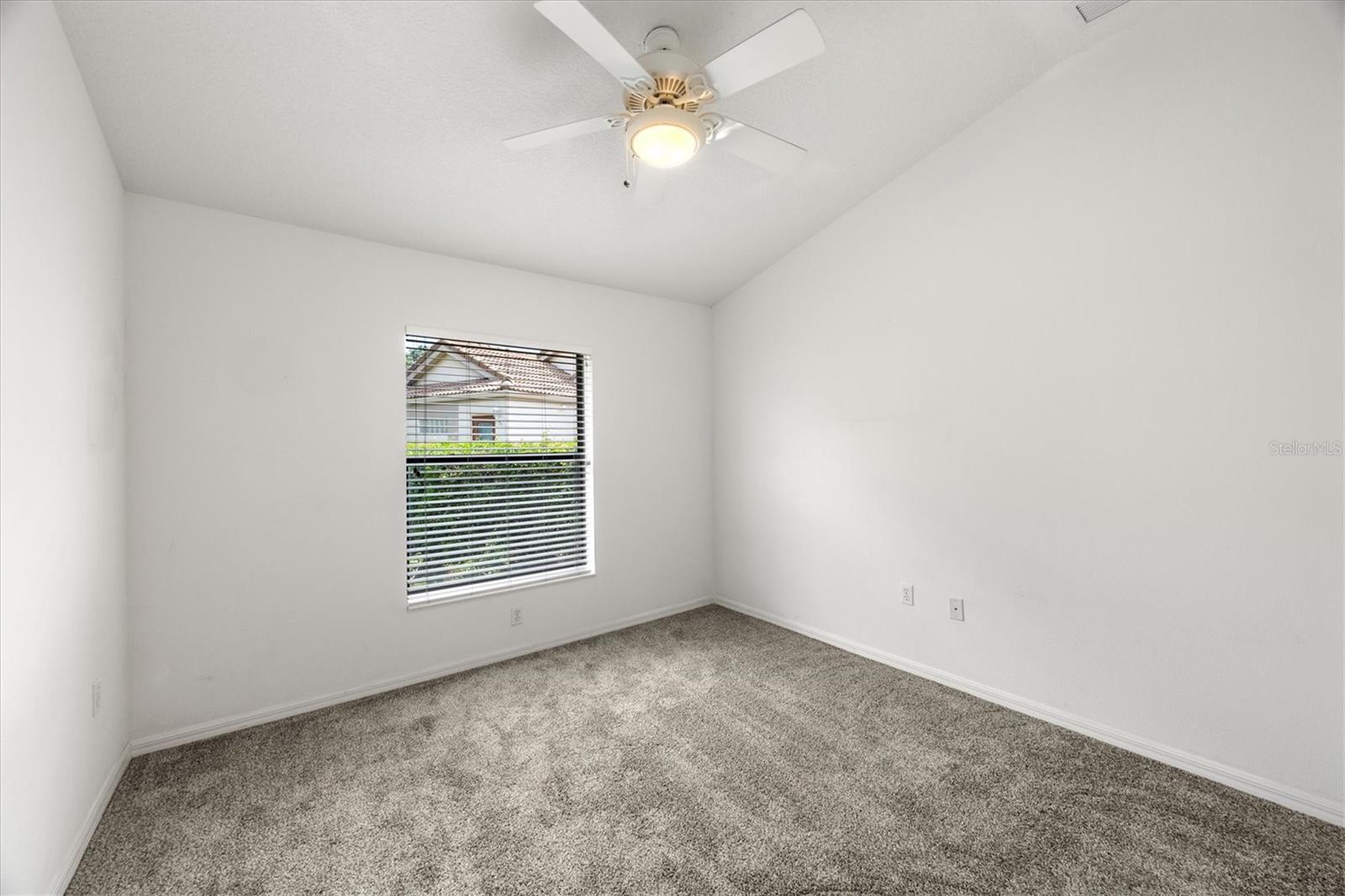Image 31 of 63 For 219 Inlets Boulevard 219