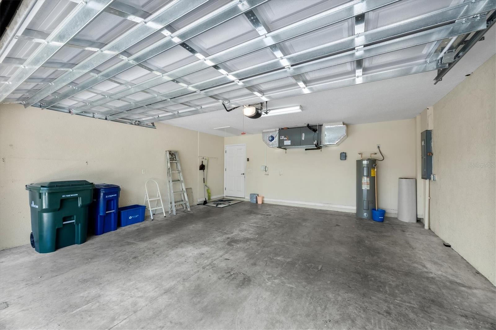 Image 34 of 63 For 219 Inlets Boulevard 219