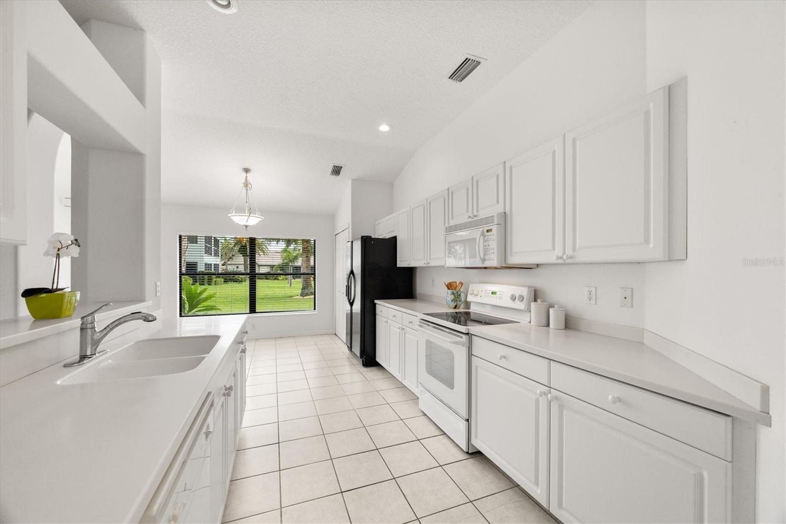 Image 4 of 63 For 219 Inlets Boulevard 219