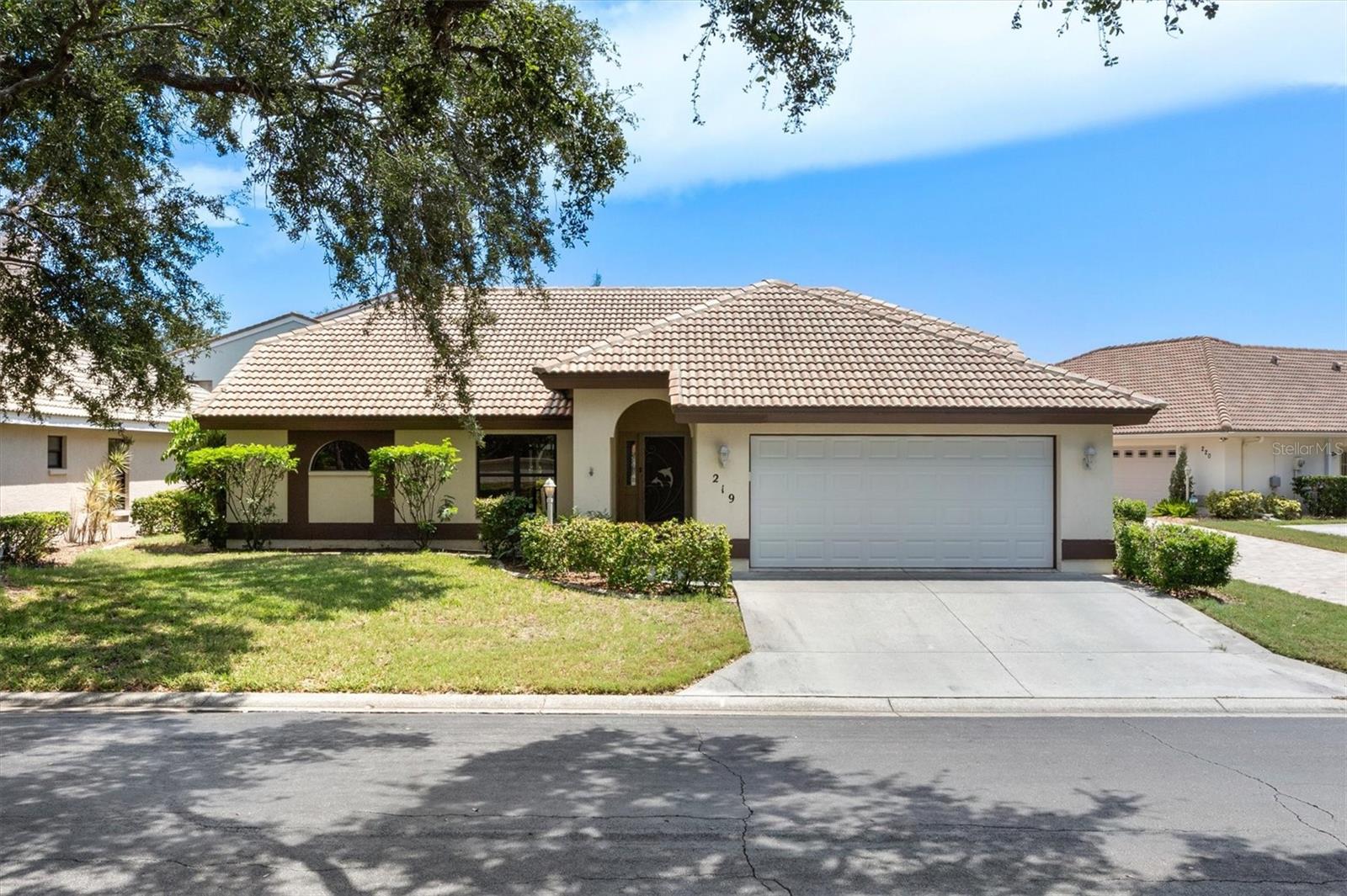 Image 8 of 63 For 219 Inlets Boulevard 219