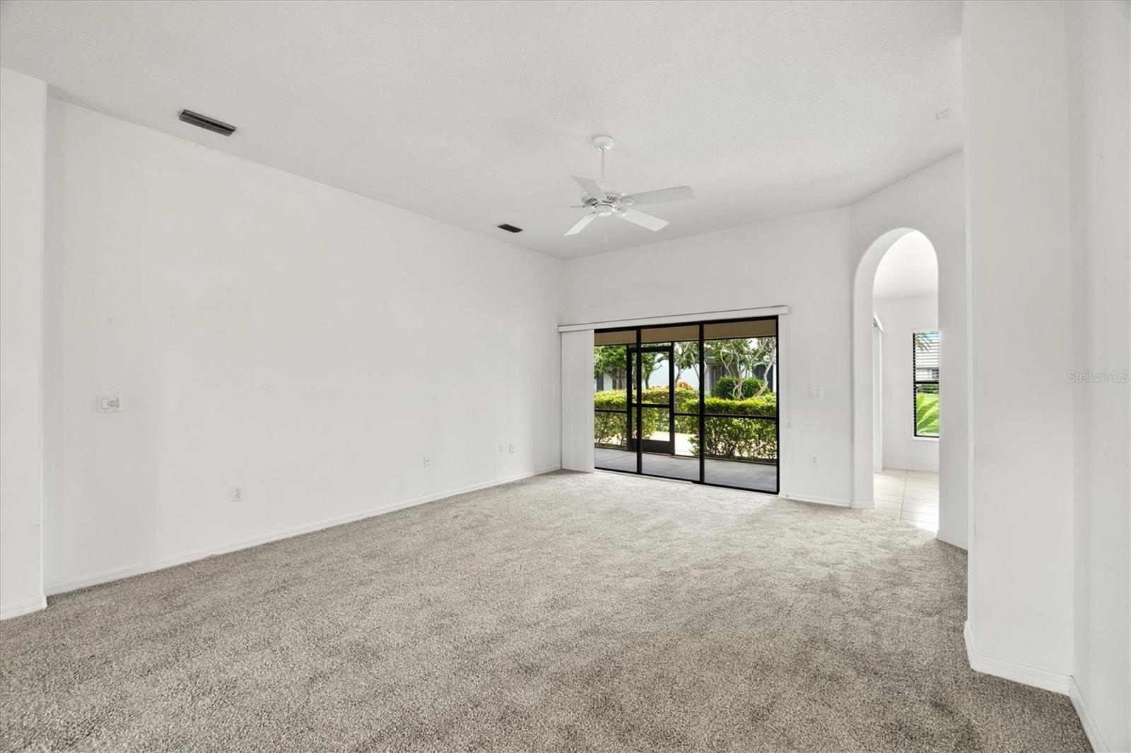 Image 9 of 63 For 219 Inlets Boulevard 219