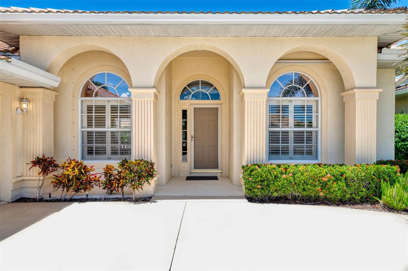 Image 2 of 62 For 7095 Lake Drive