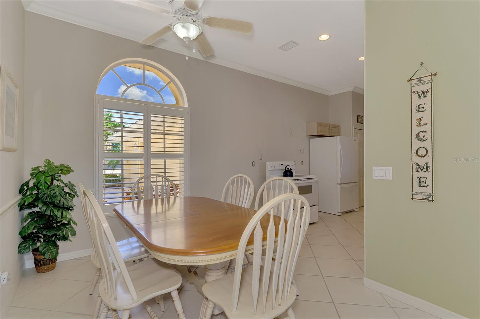 Image 20 of 62 For 7095 Lake Drive