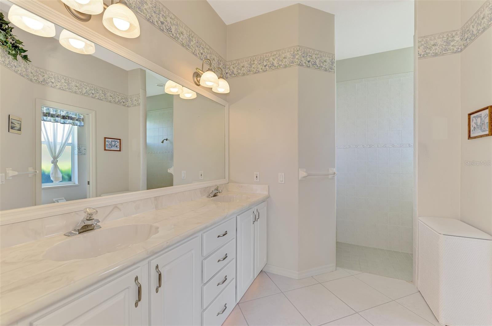 Image 31 of 62 For 7095 Lake Drive