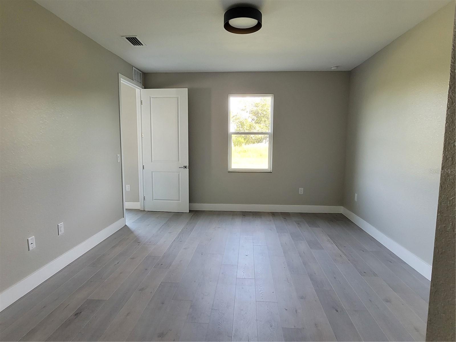 Image 10 of 31 For 1 Davit Court
