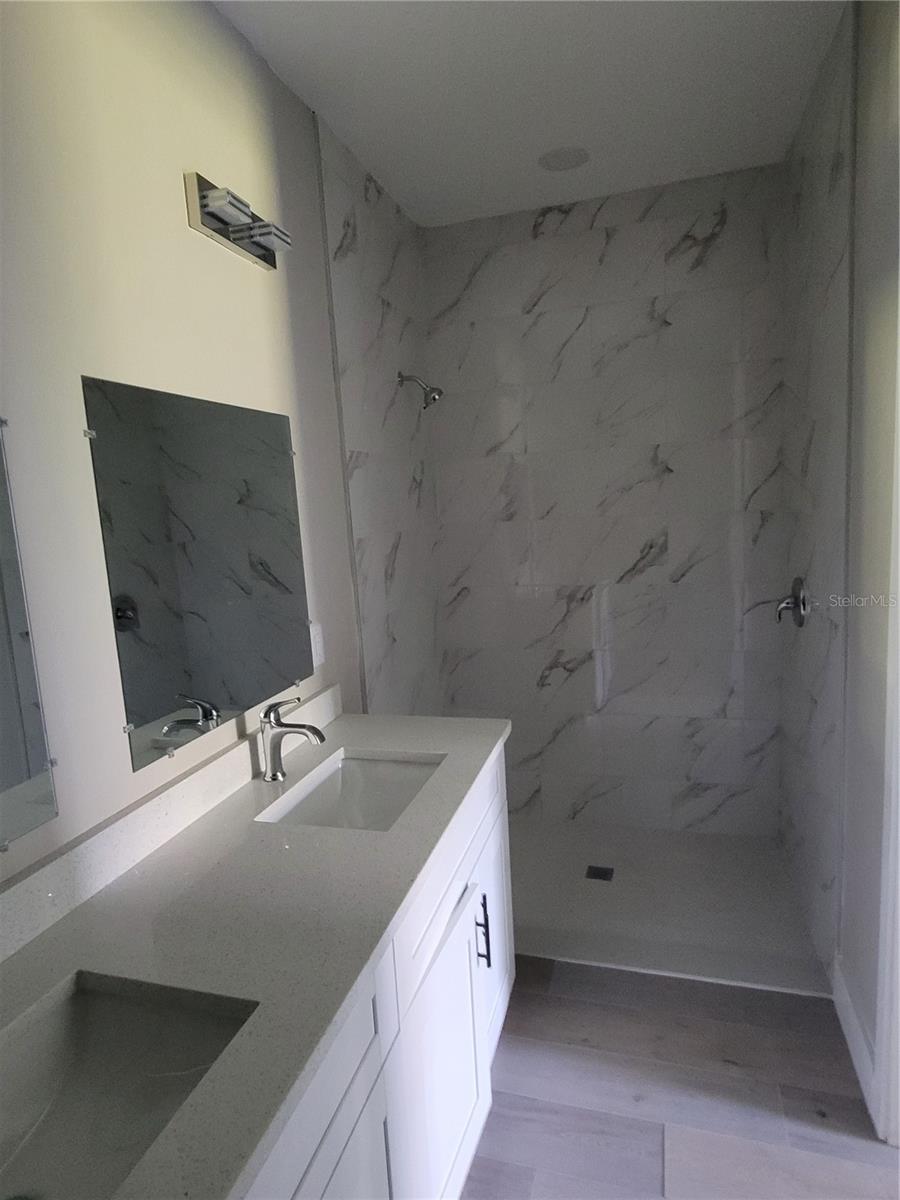 Image 11 of 31 For 1 Davit Court
