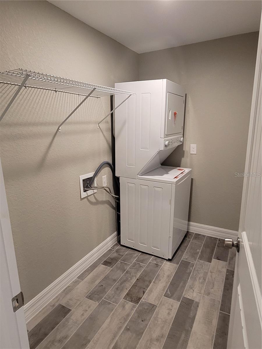 Image 25 of 31 For 1 Davit Court