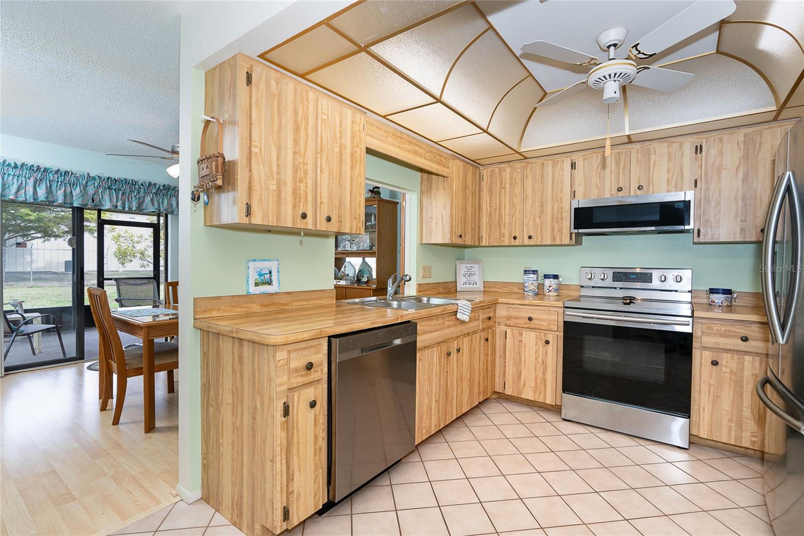 Image 10 of 38 For 208 High Point Drive 208b