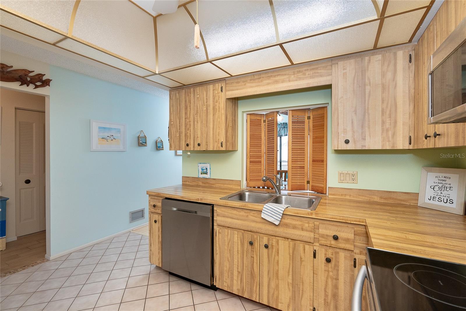 Image 12 of 38 For 208 High Point Drive 208b