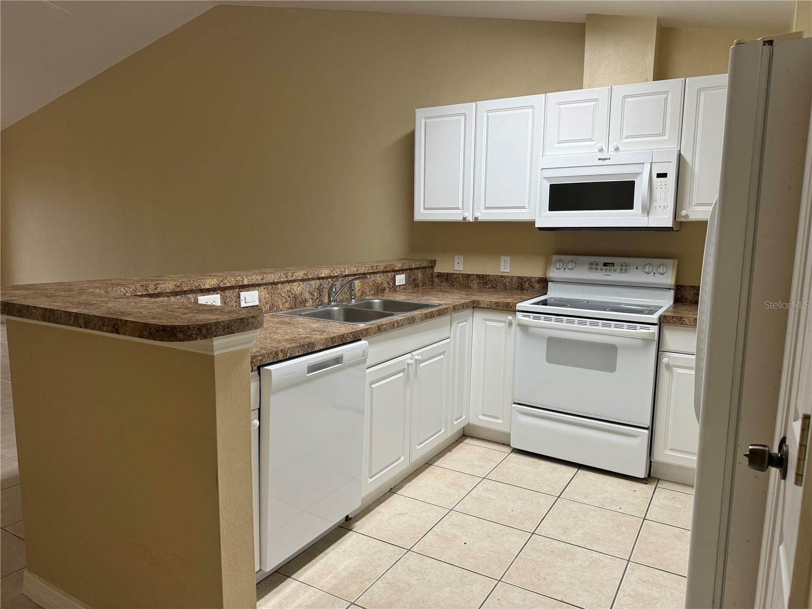 Image 5 of 17 For 2110 Redmond Street
