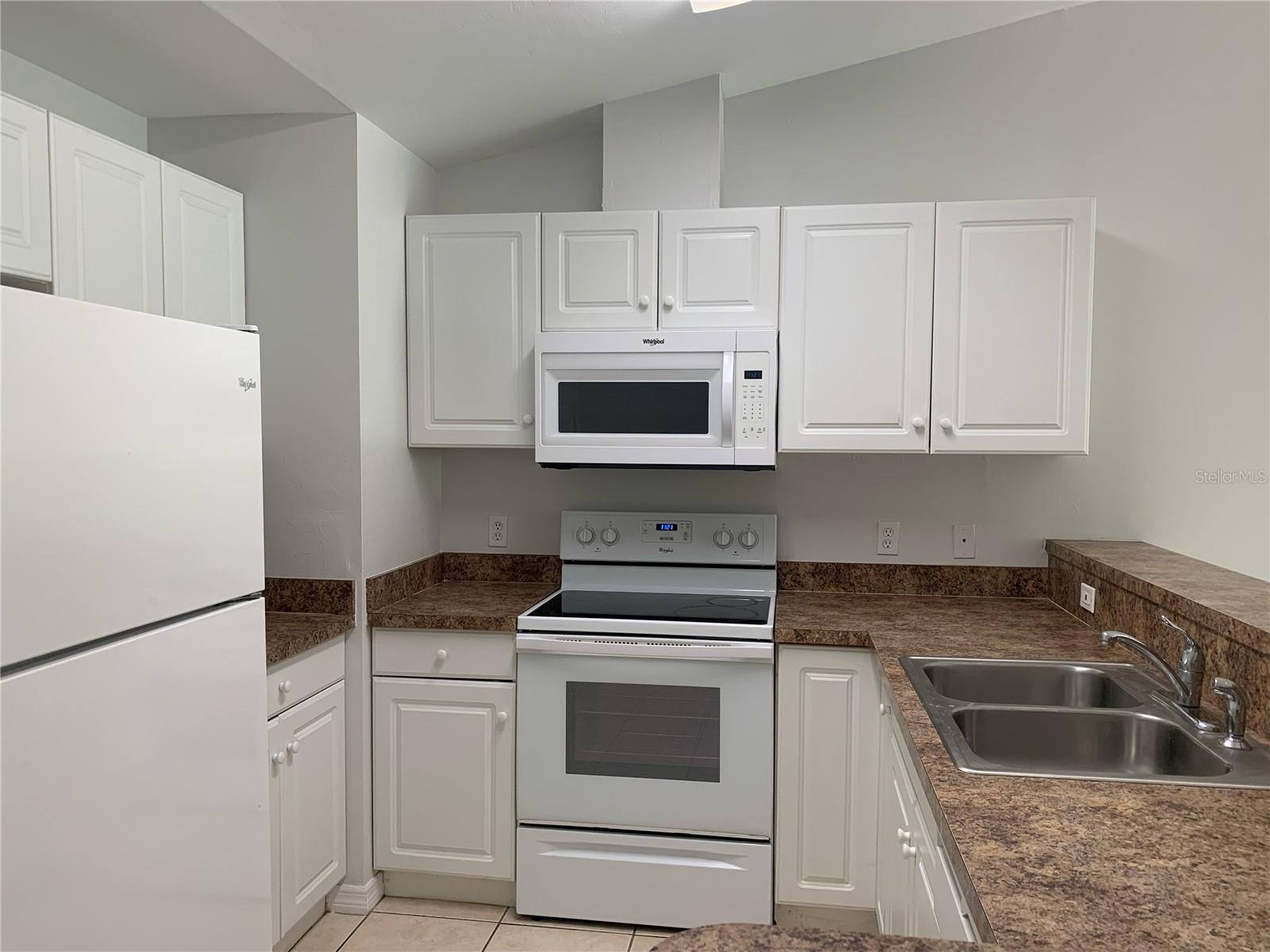 Image 3 of 18 For 2112 Redmond Street