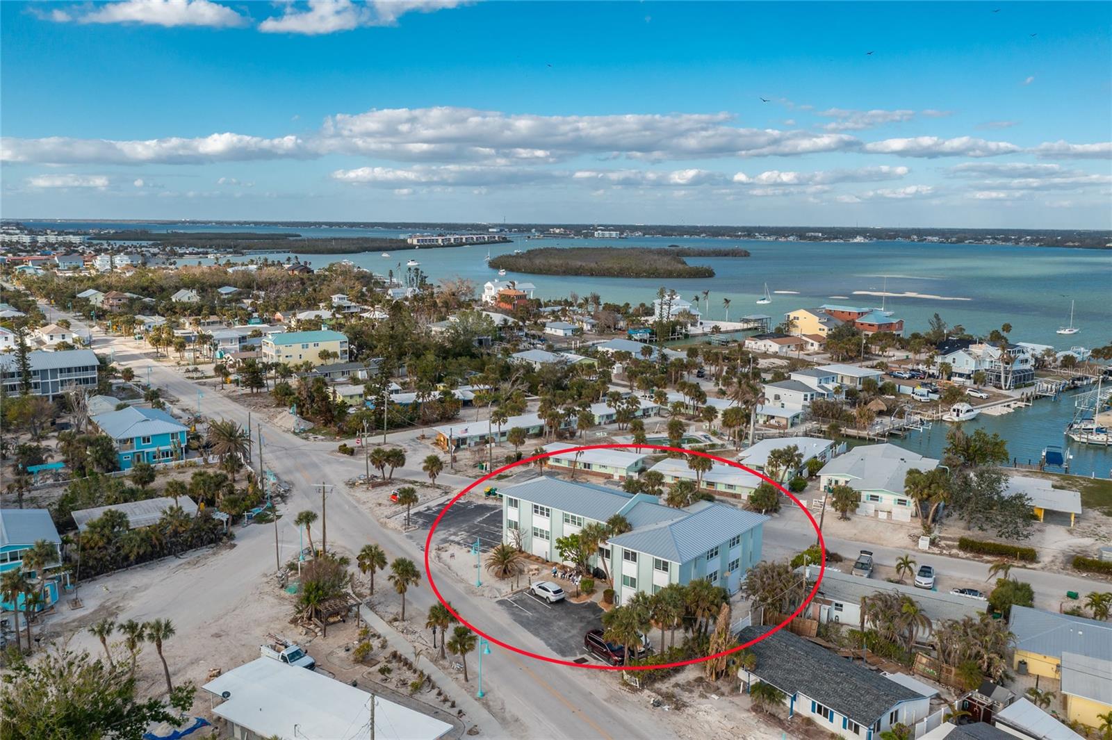 Image 20 of 21 For 1285 Gulf Boulevard 4