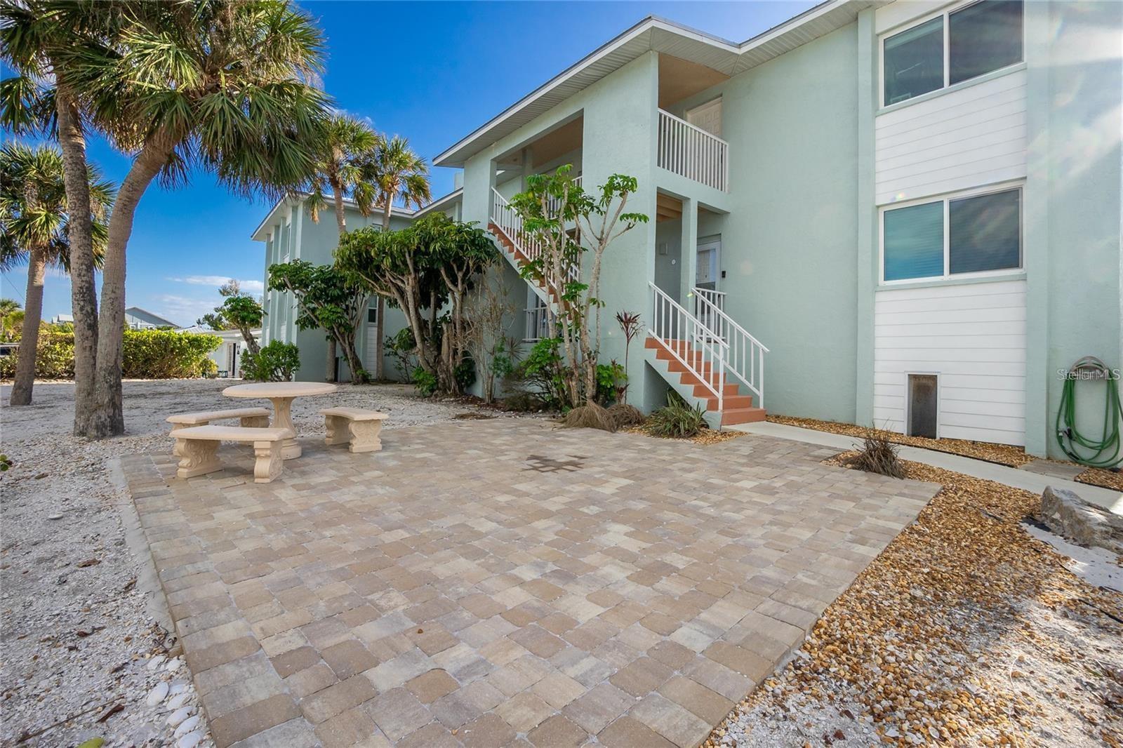 Image 3 of 21 For 1285 Gulf Boulevard 4