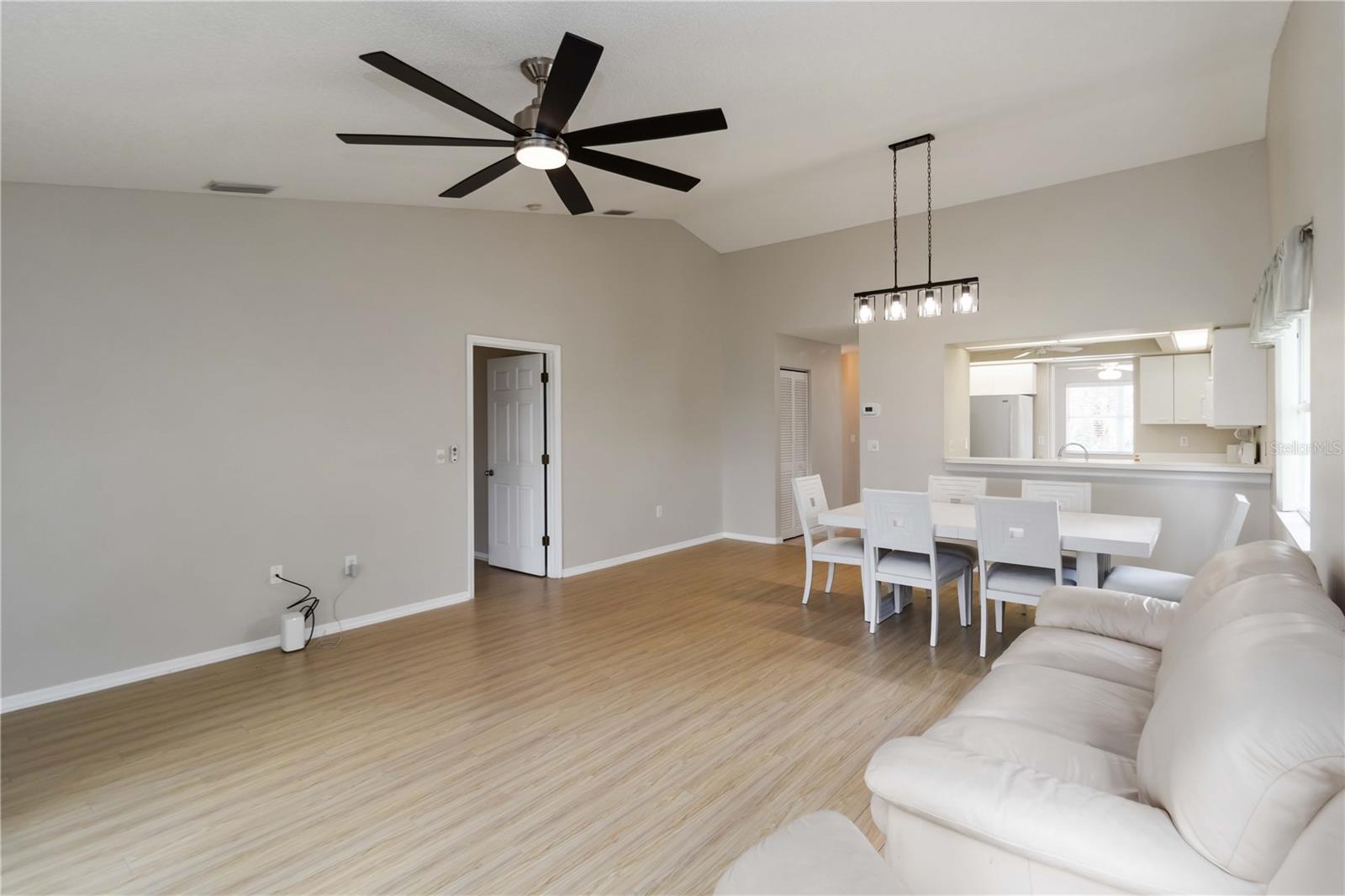 Image 13 of 46 For 880 Bird Bay Drive W 201