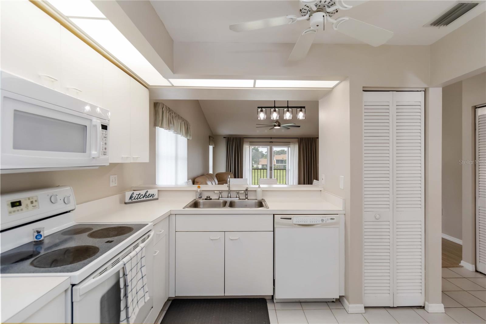 Image 15 of 46 For 880 Bird Bay Drive W 201