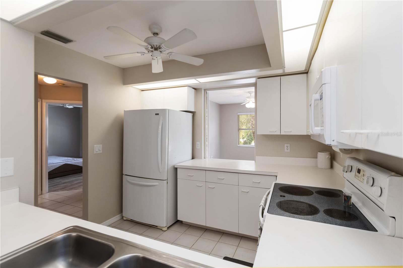 Image 17 of 46 For 880 Bird Bay Drive W 201