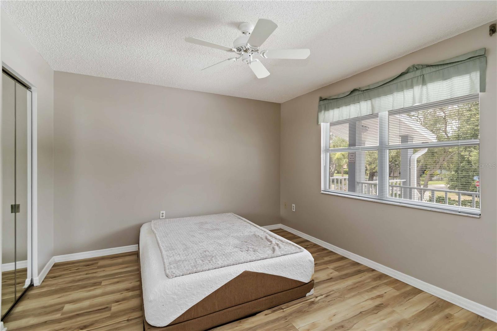 Image 23 of 46 For 880 Bird Bay Drive W 201