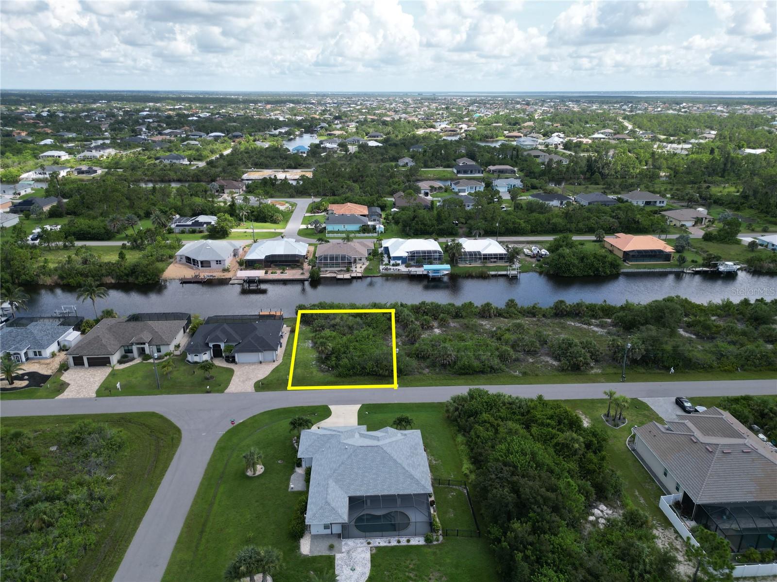 Image 2 of 12 For 15120 Hennipen Circle