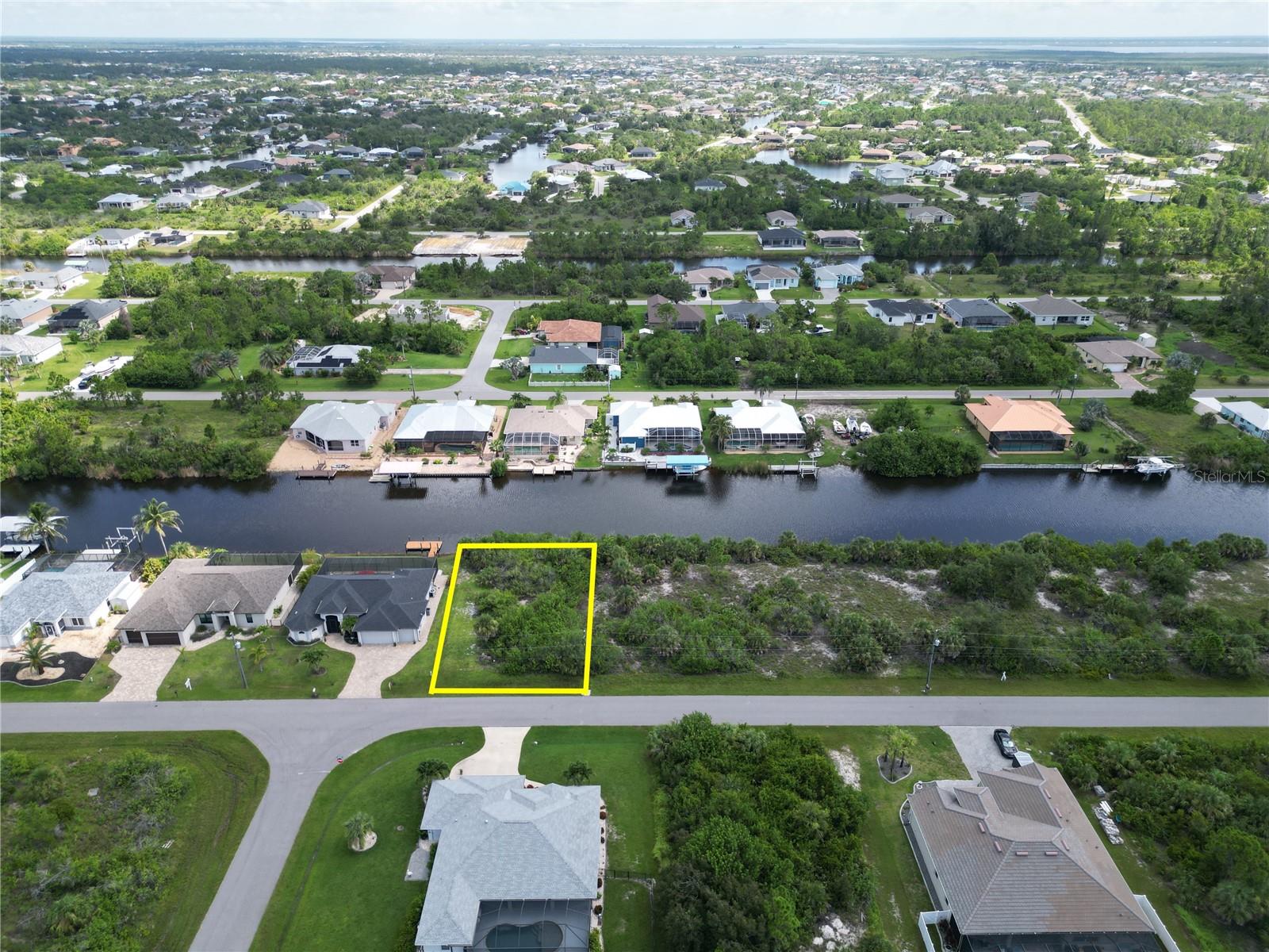 Image 4 of 12 For 15120 Hennipen Circle