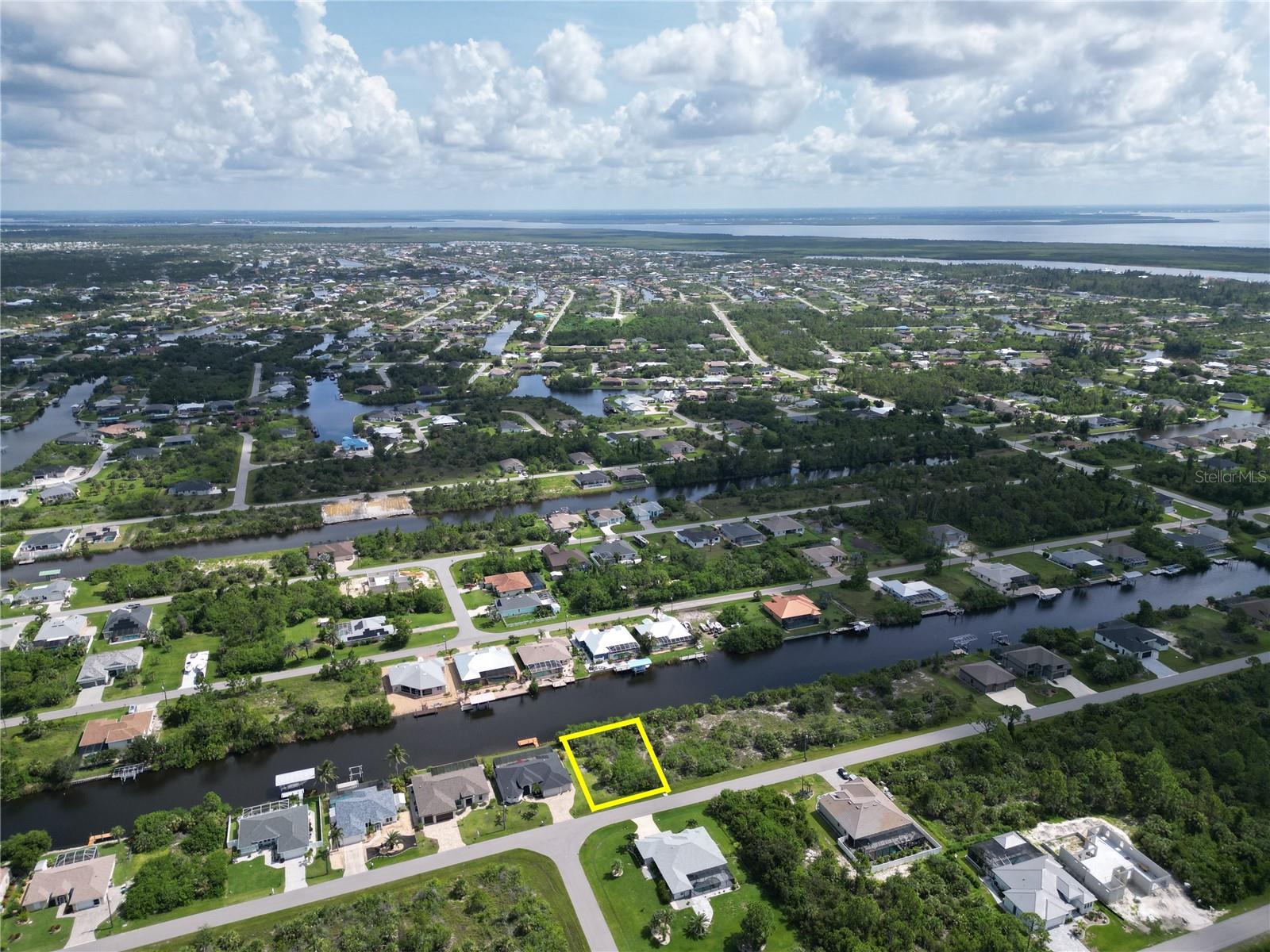 Image 7 of 12 For 15120 Hennipen Circle