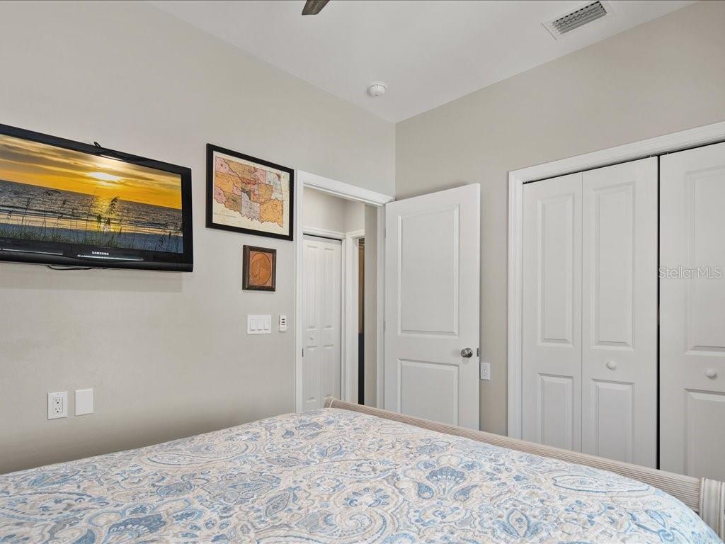 Image 34 of 39 For 24536 Dolphin Street