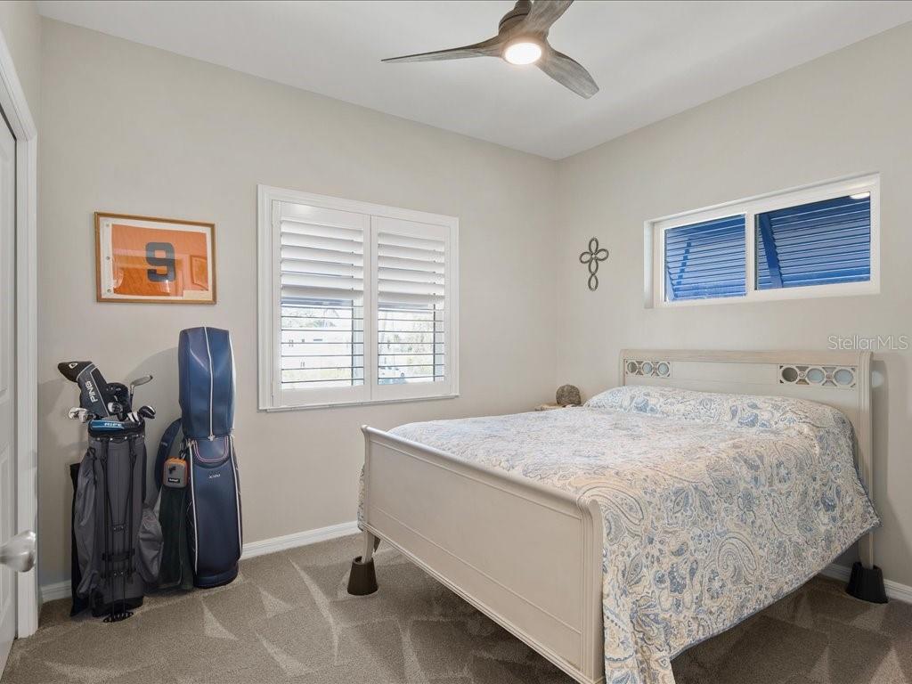 Image 35 of 39 For 24536 Dolphin Street