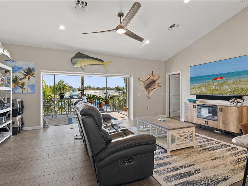 Image 4 of 39 For 24536 Dolphin Street