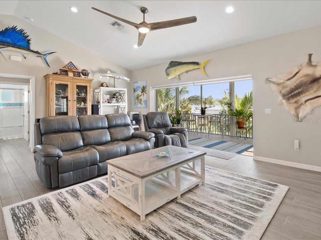 Image 6 of 39 For 24536 Dolphin Street