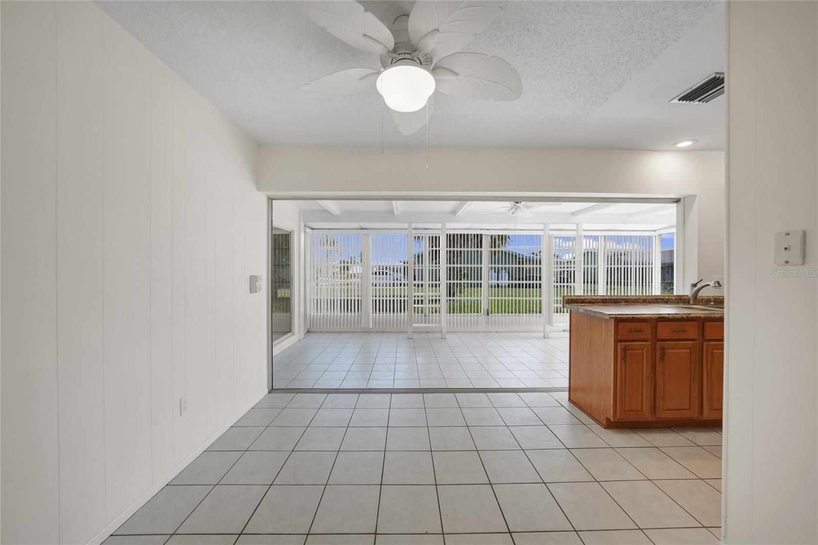 Image 21 of 41 For 13476 Newport Avenue