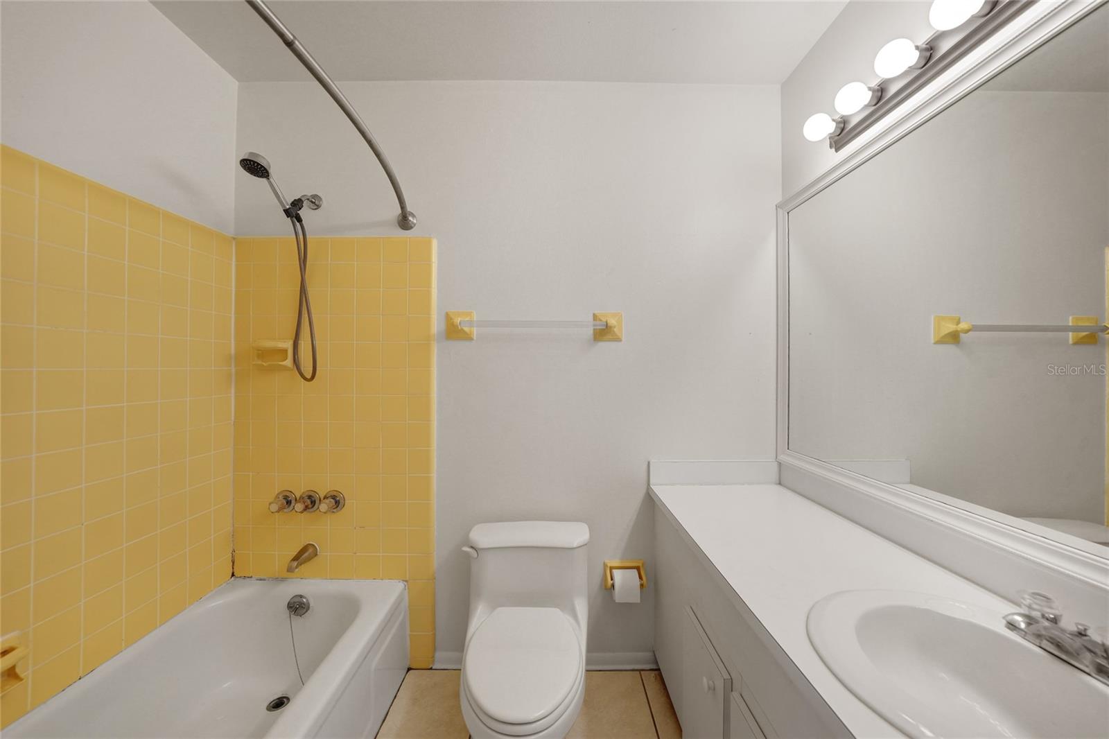 Image 26 of 41 For 13476 Newport Avenue