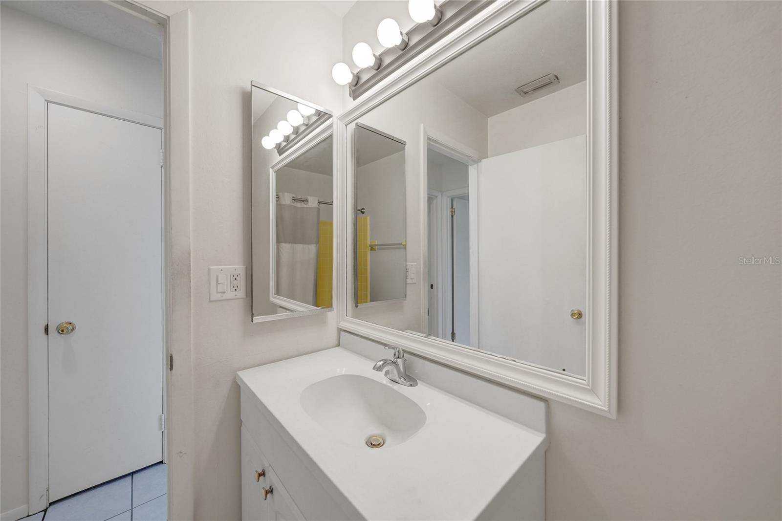 Image 34 of 41 For 13476 Newport Avenue