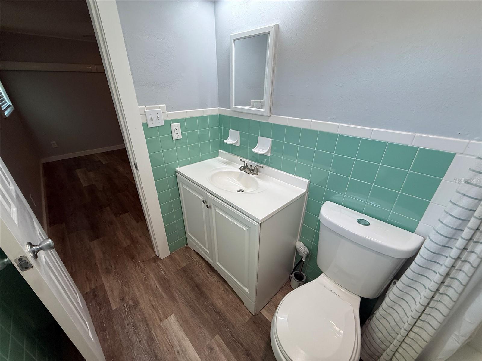 Image 13 of 14 For 533 Stewart Street