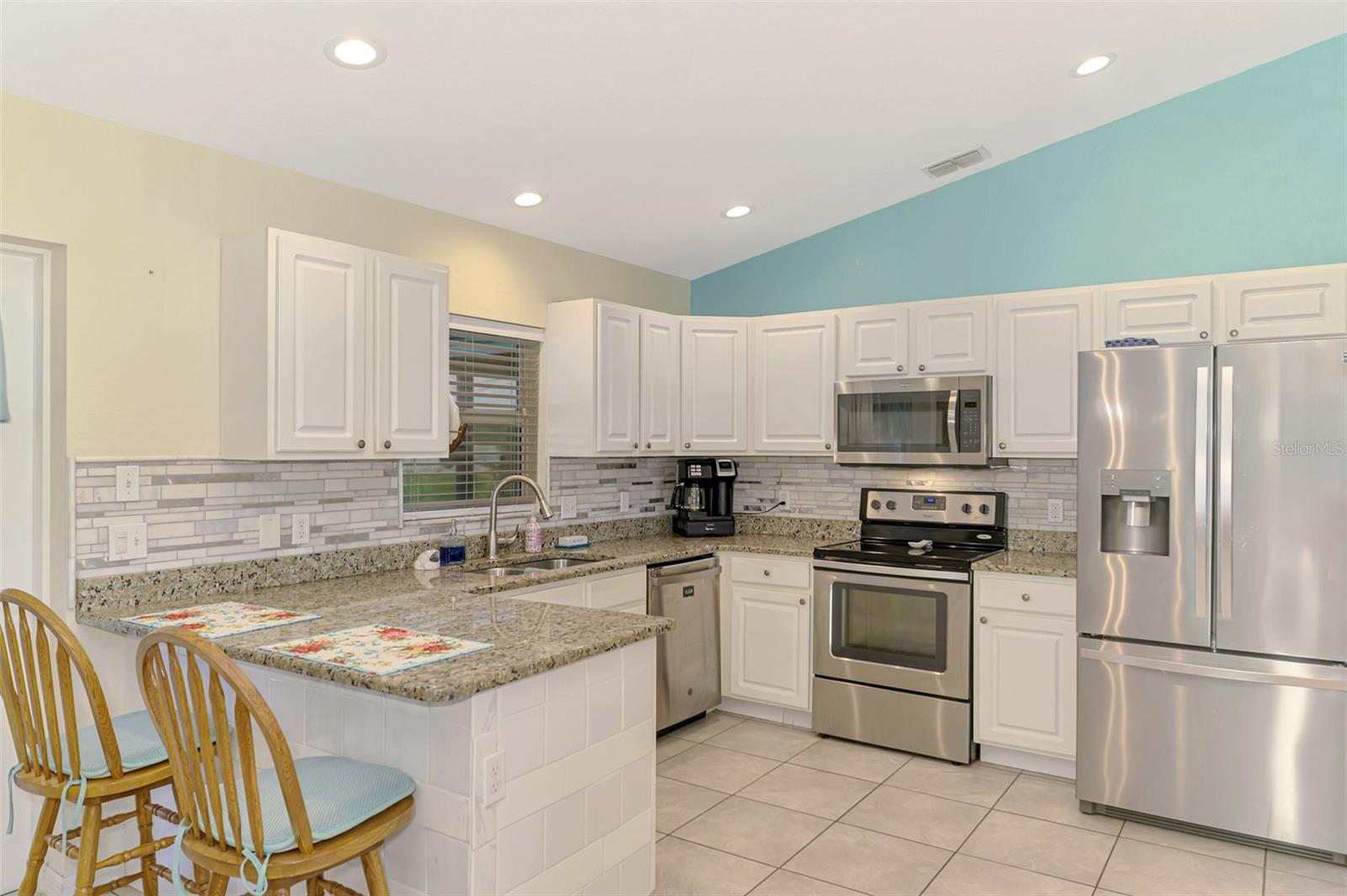 Image 11 of 37 For 10502 Deerwood Avenue