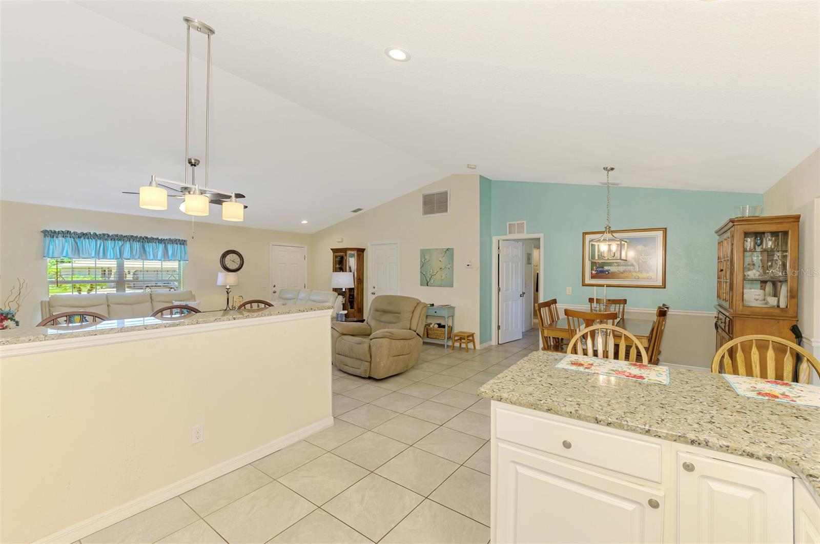 Image 16 of 37 For 10502 Deerwood Avenue