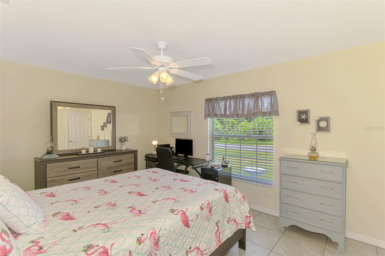 Image 23 of 37 For 10502 Deerwood Avenue