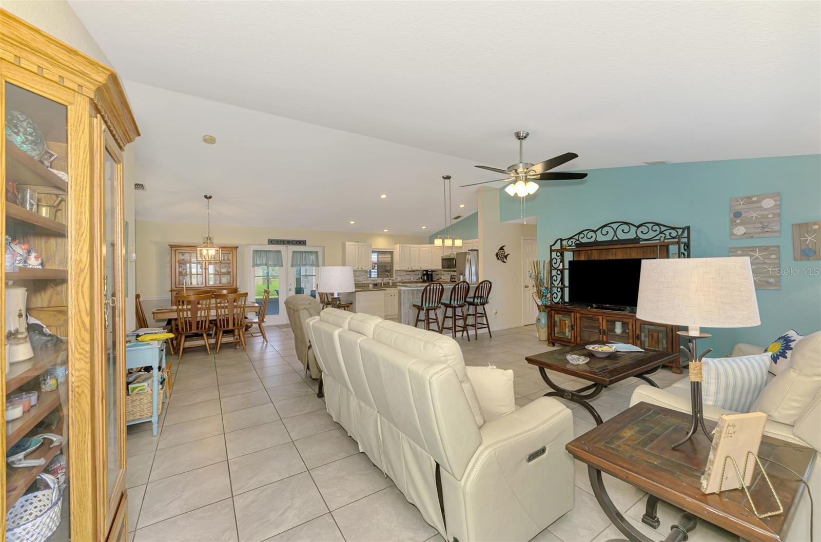 Image 5 of 37 For 10502 Deerwood Avenue