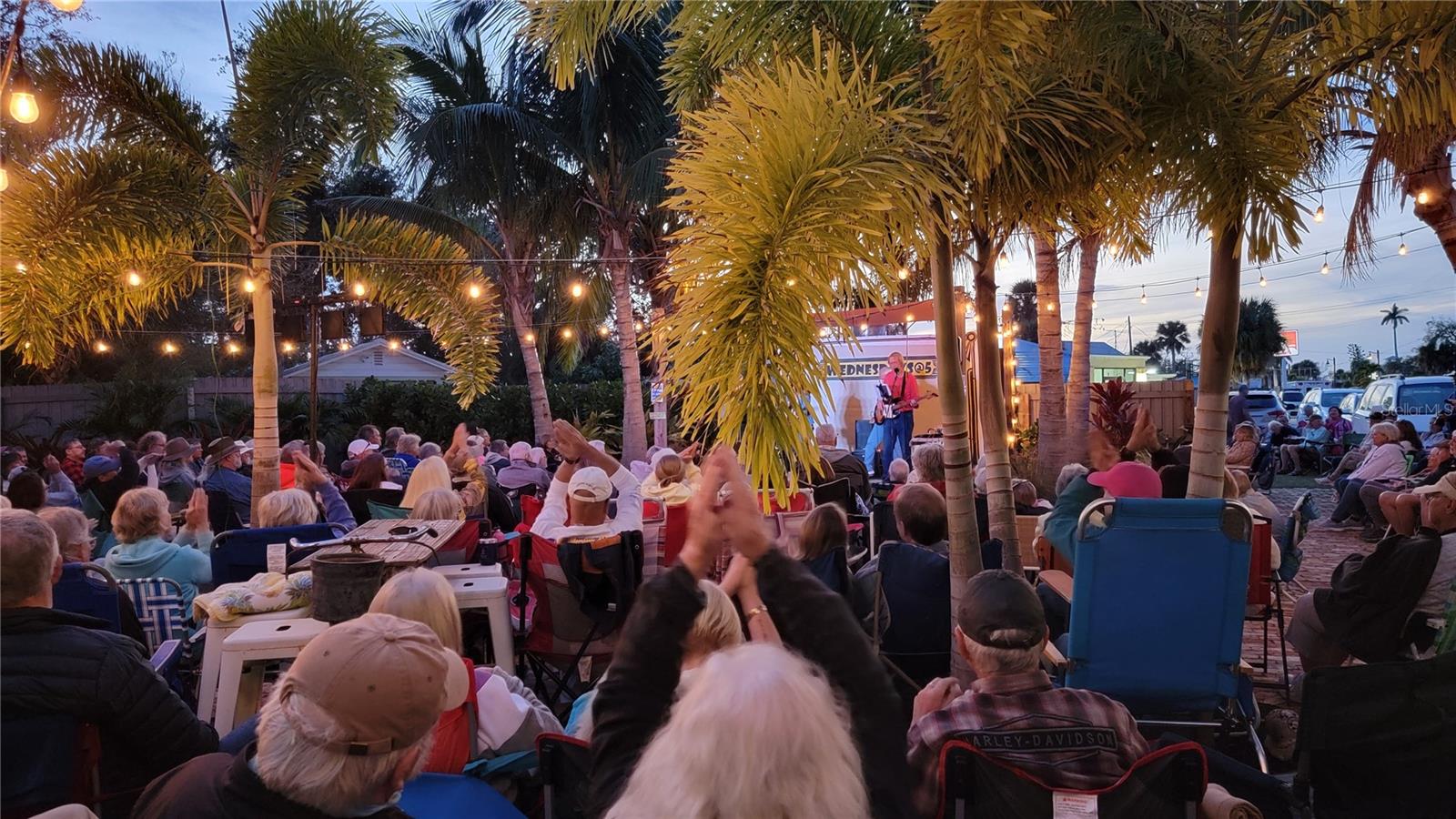 Image 8 of 12 For 6160 Pennell Street