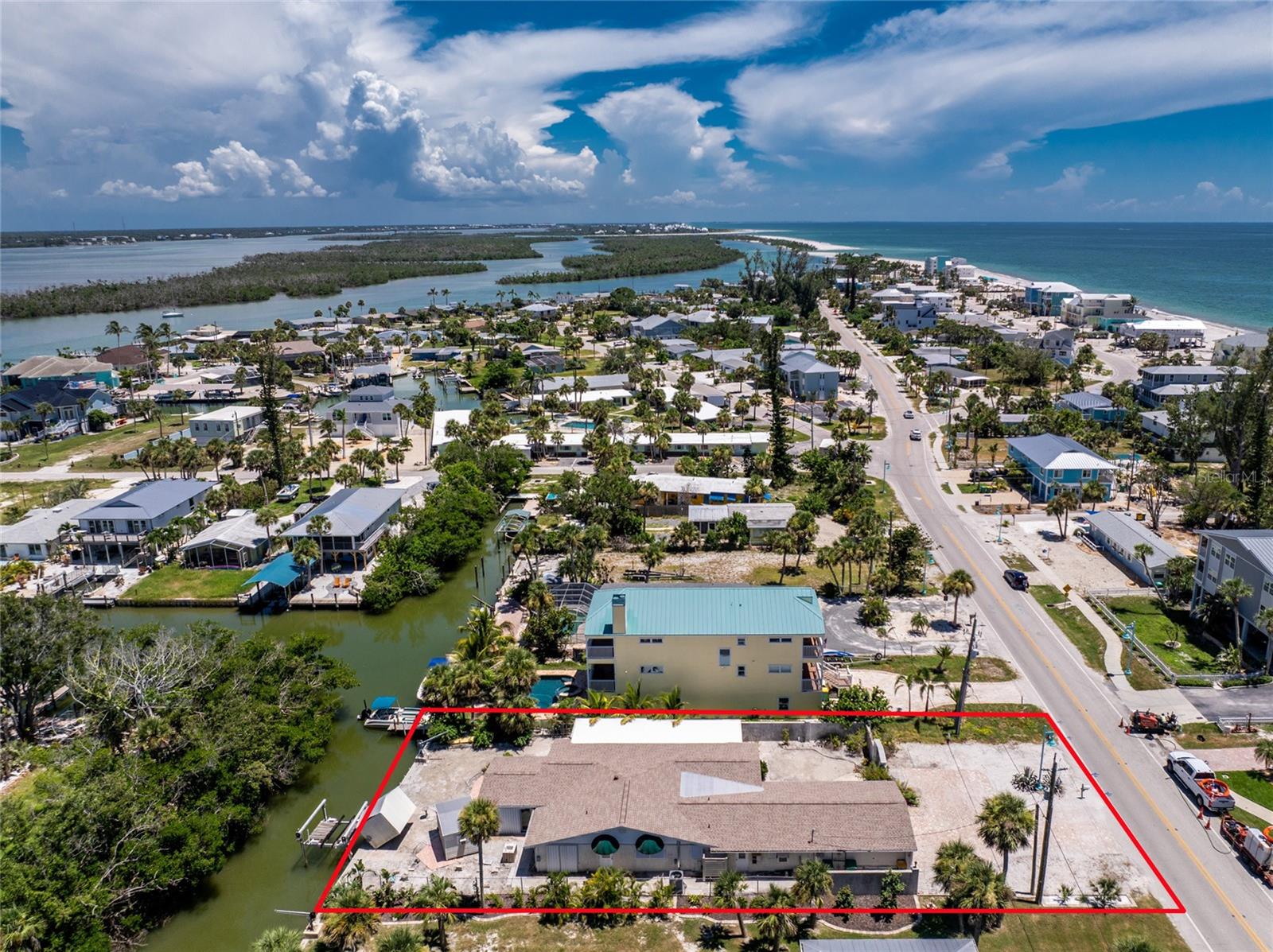 Image 15 of 40 For 1475 Gulf Boulevard