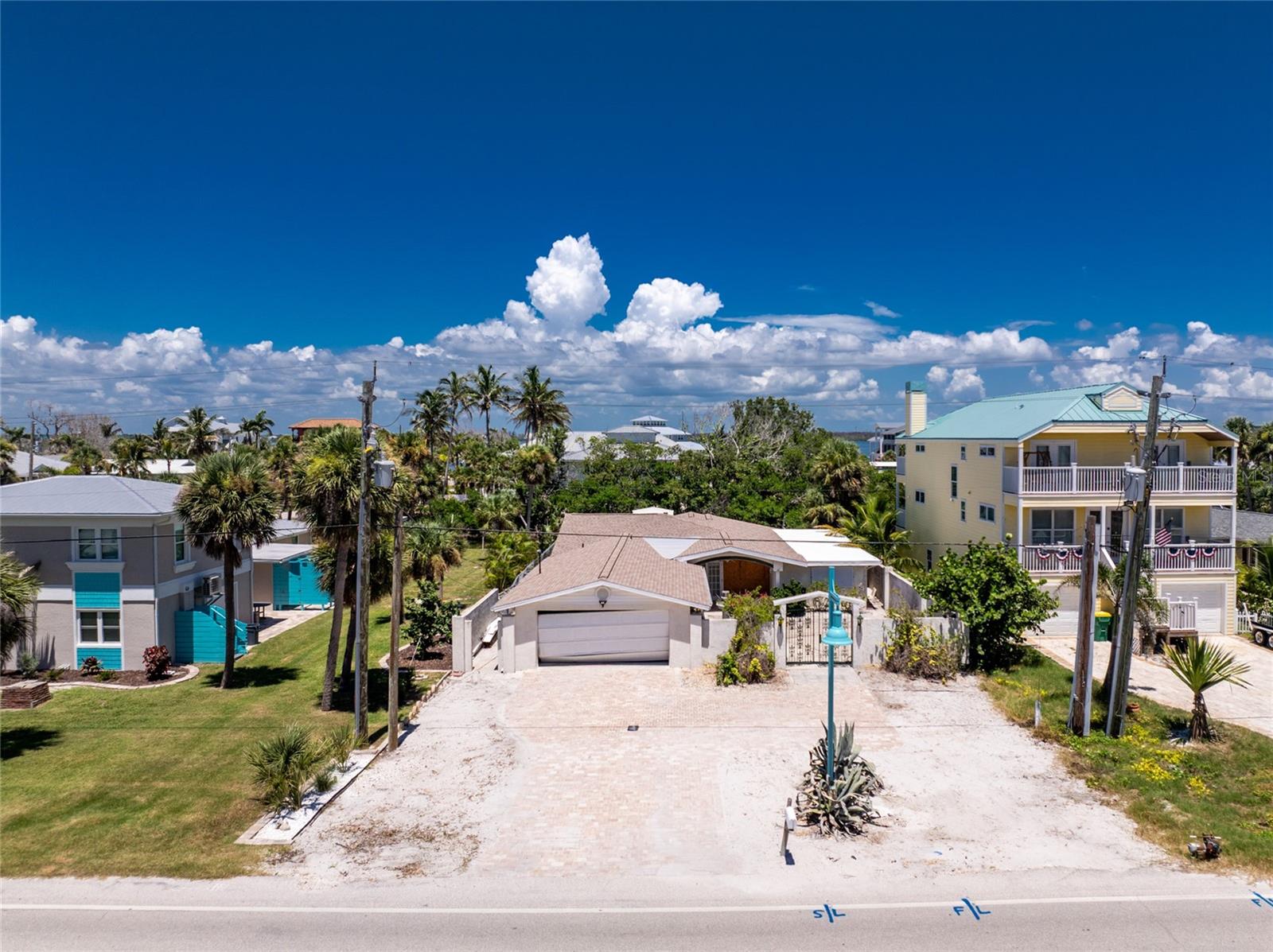 Image 2 of 40 For 1475 Gulf Boulevard