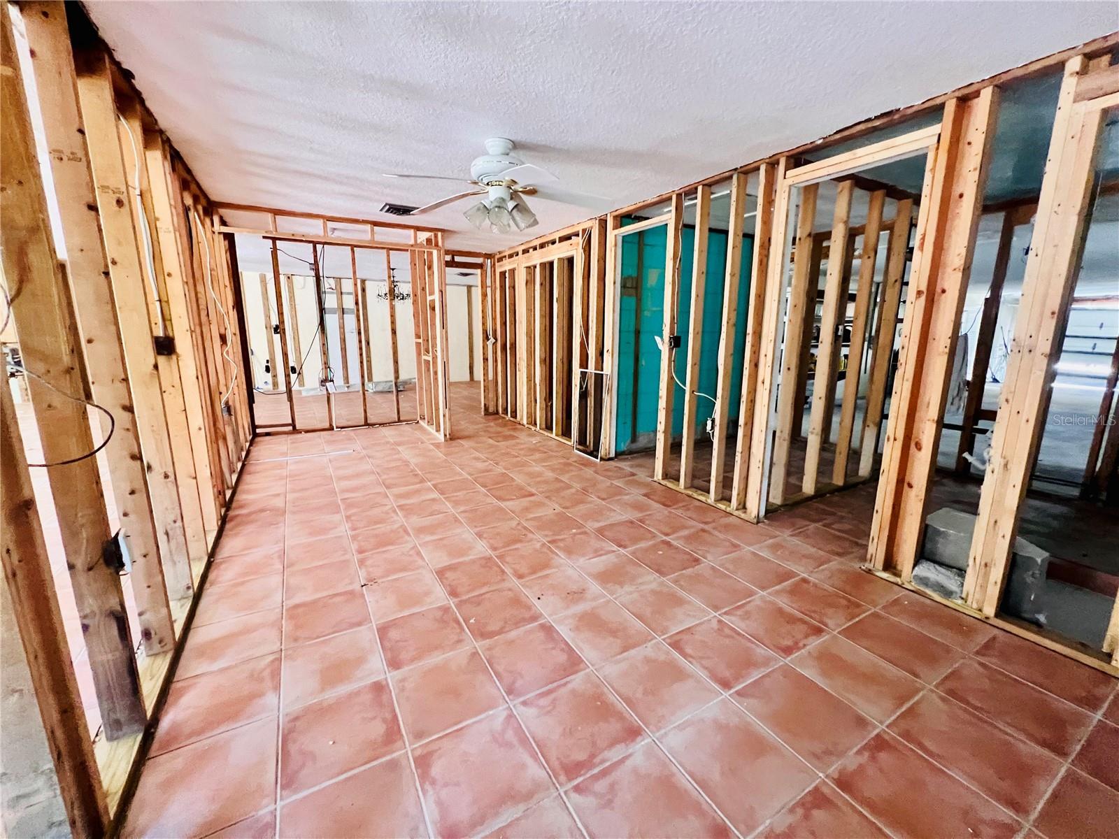 Image 30 of 40 For 1475 Gulf Boulevard