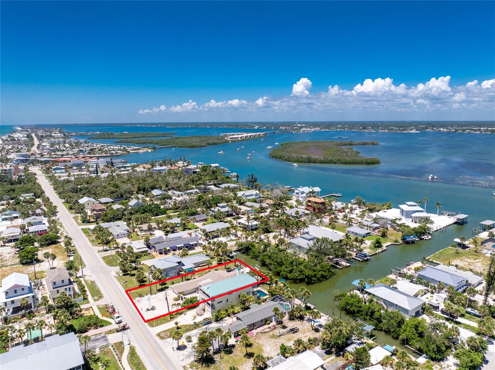 Image 7 of 40 For 1475 Gulf Boulevard