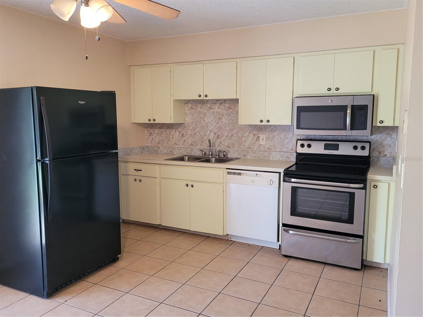 Image 4 of 19 For 11090 Mcfadden Avenue