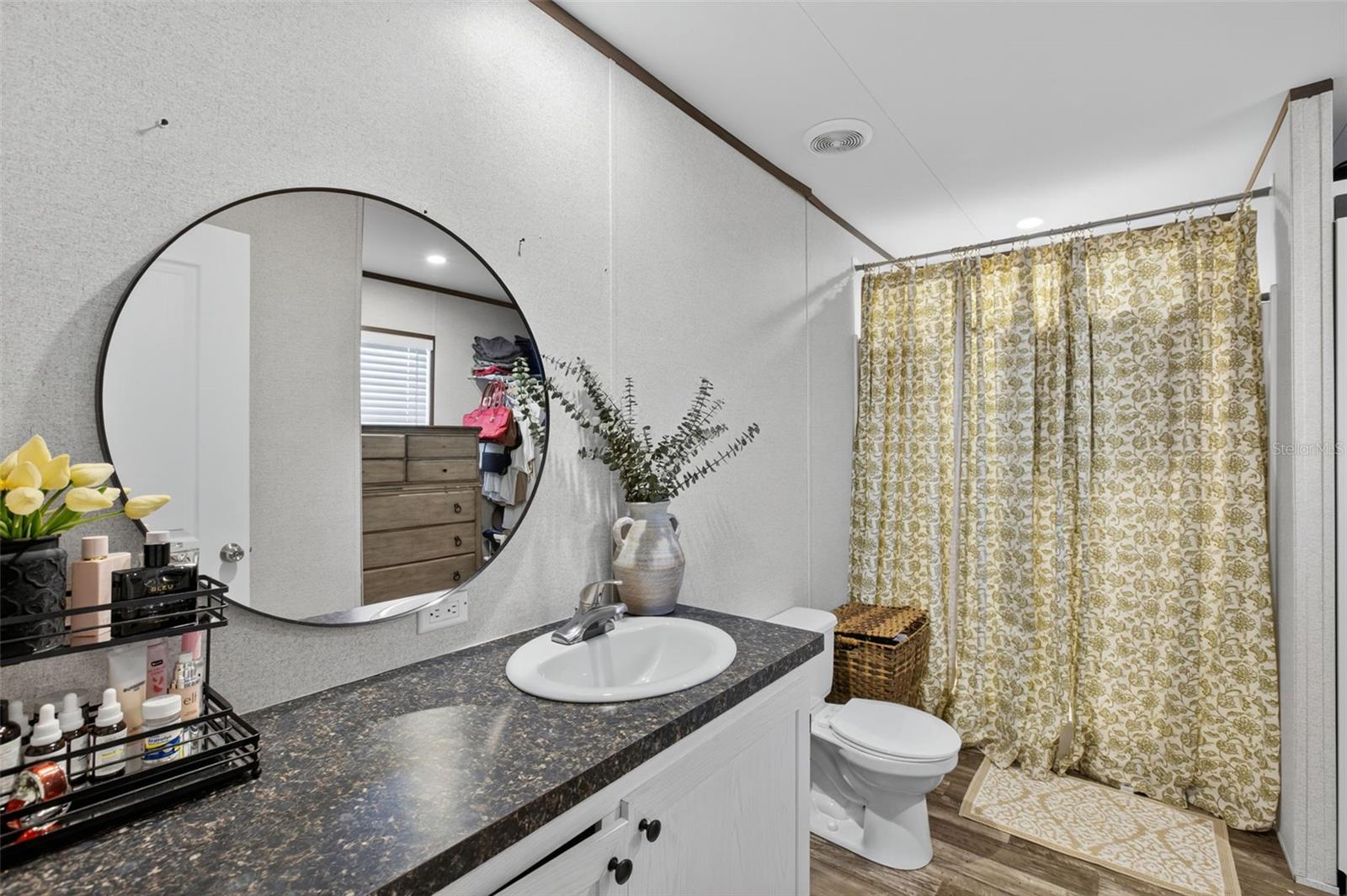 Image 22 of 29 For 6235 Sweden Boulevard