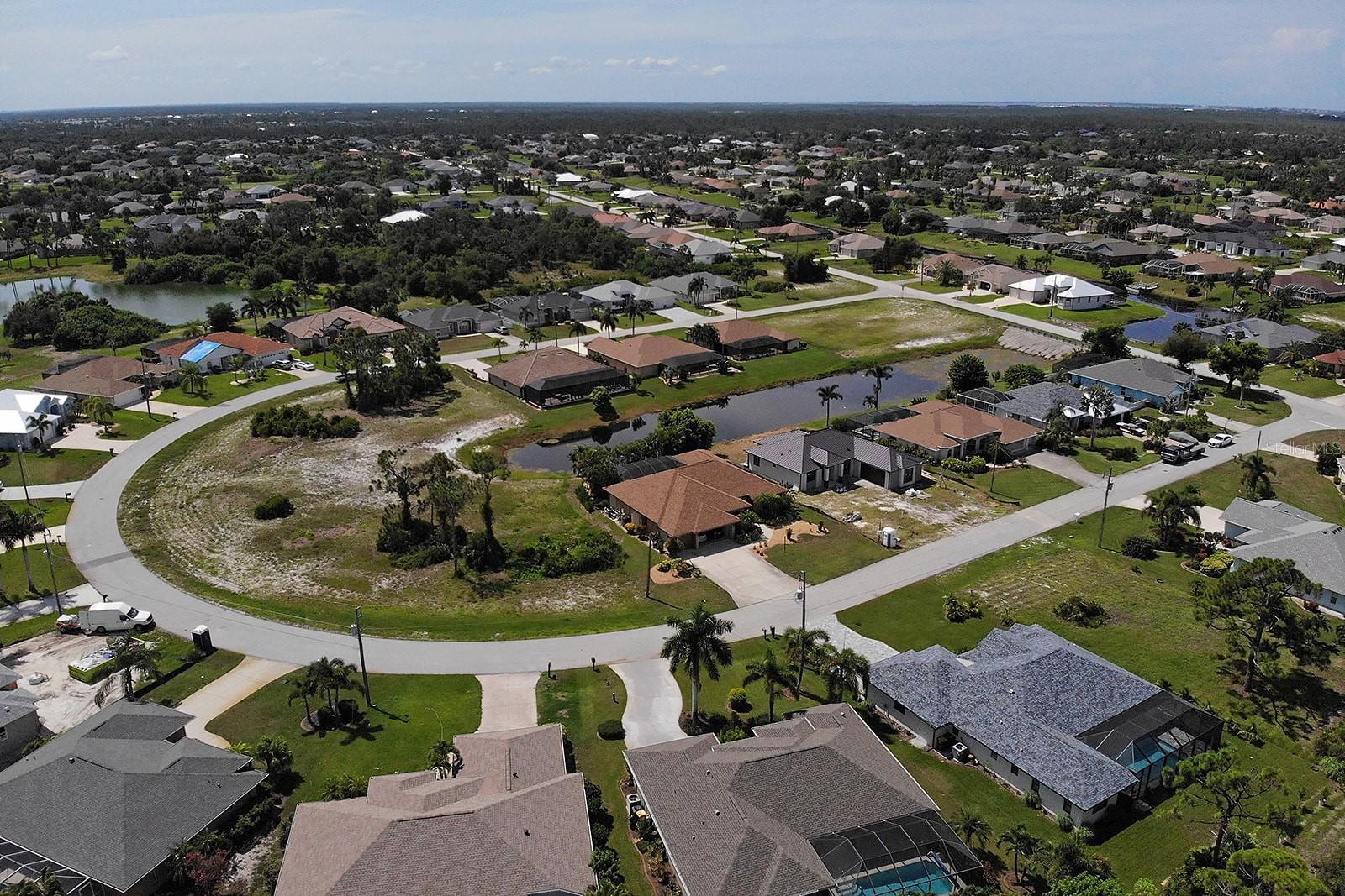 Image 5 of 24 For 17 Medalist Way