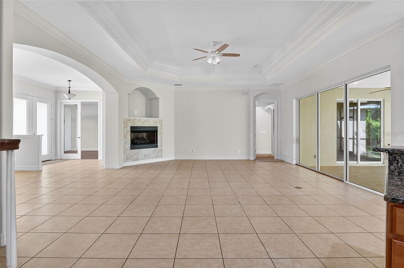 Image 14 of 49 For 694 Rotonda Circle