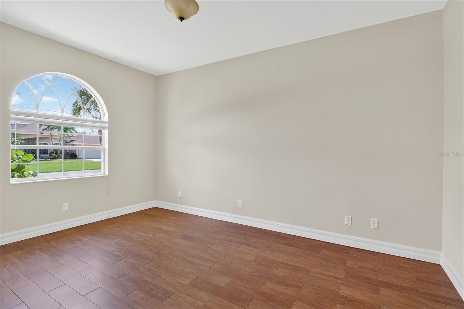 Image 17 of 49 For 694 Rotonda Circle