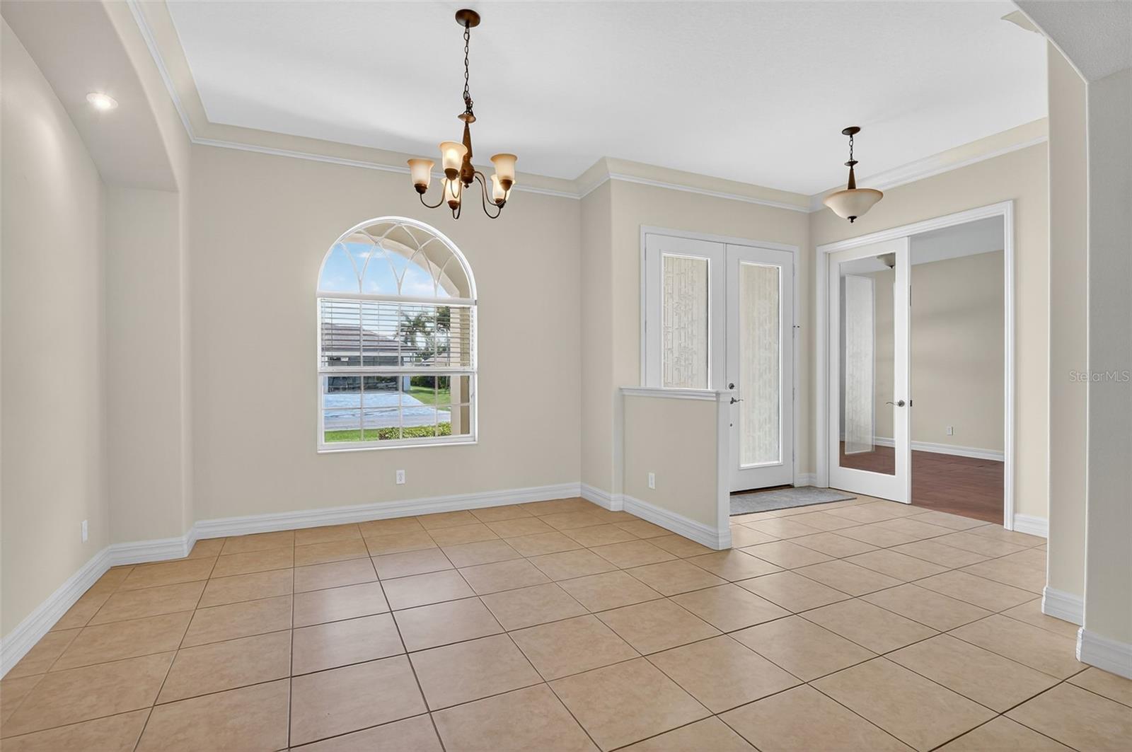Image 8 of 49 For 694 Rotonda Circle