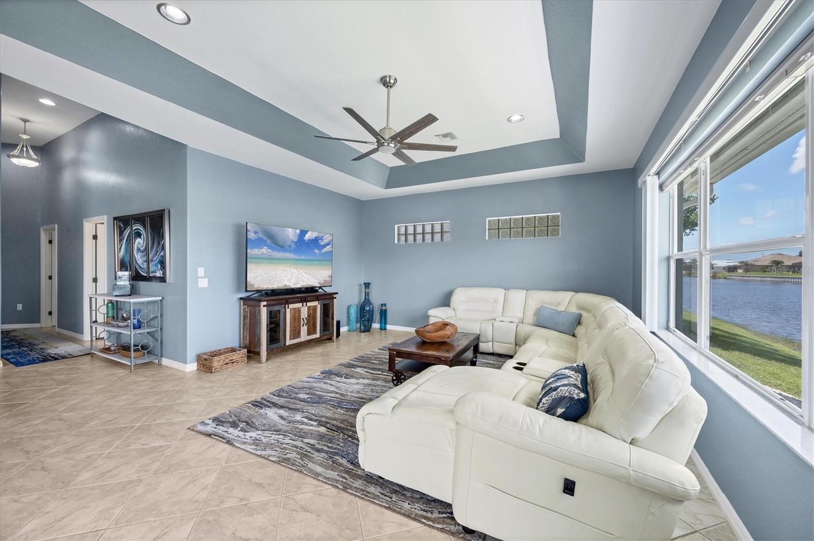 Image 27 of 87 For 15674 Applewhite Circle